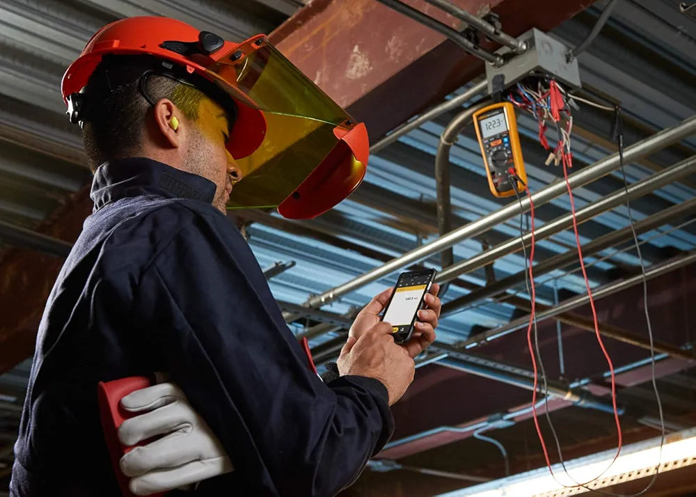 Fluke 1587 FC 2-in-1 Insulation Multimeter, True-RMS, Selectable Insulation Test Voltages Up To 1000 V, Pi/DAR Timed Ratio Tests, Measures Frequency, Includes Low-Pass Filter For Motor Drive VFD