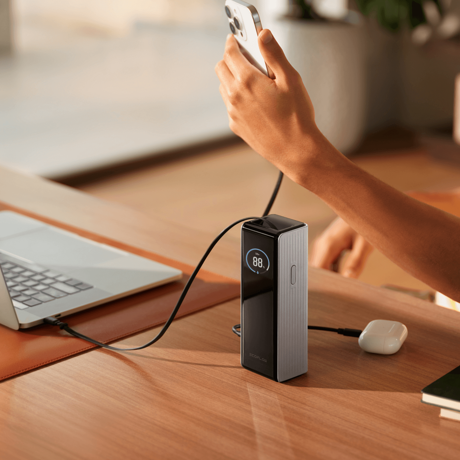 Banco de energía EcoFlow RAPID (25 000 mAh, 170 W, cables integrados y retráctiles de 100 W)
